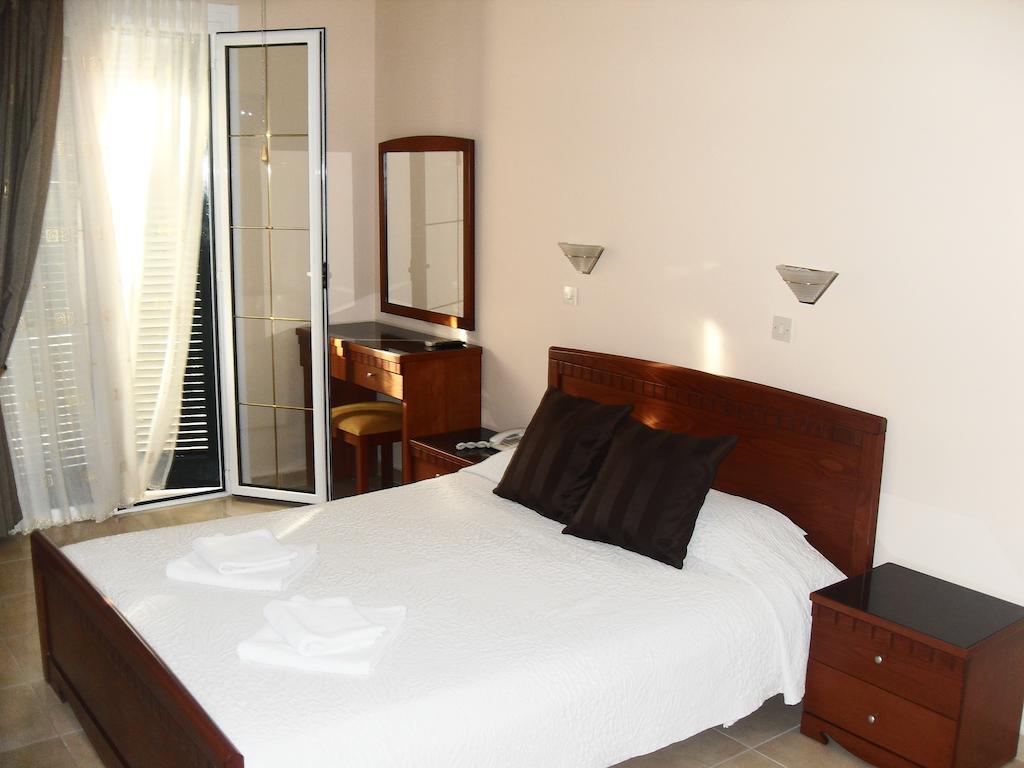Hotel Pavlos - Studios Tolón Rum bild
